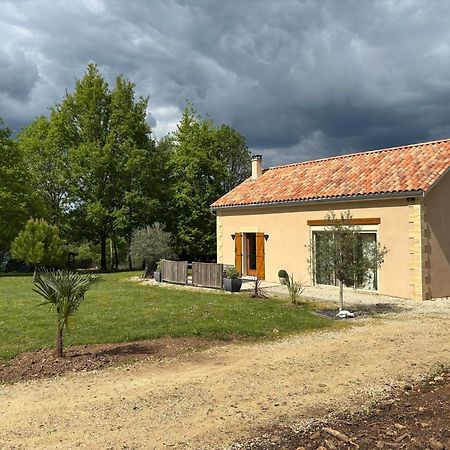 Gite Des Petites Fayes Sud La Douze Exterior foto
