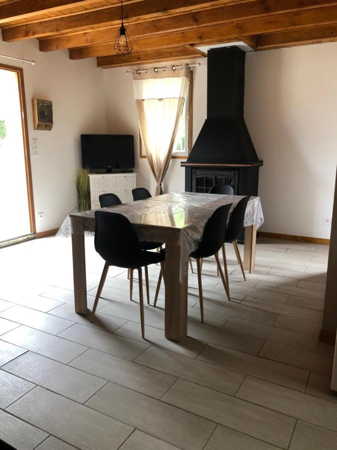 Gite Des Petites Fayes Sud La Douze Exterior foto